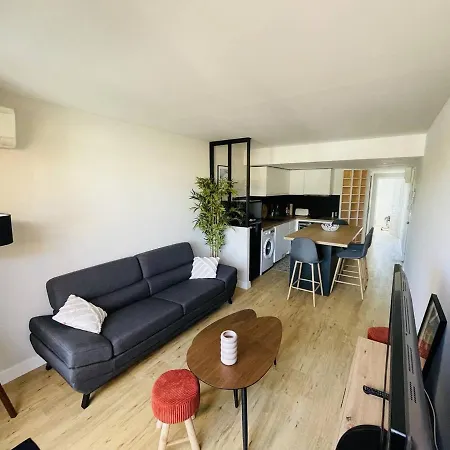 アパート Climatise Avec Terrasse, Piscine Et Garage, Proche Et Port - Fr-1-723-78 *